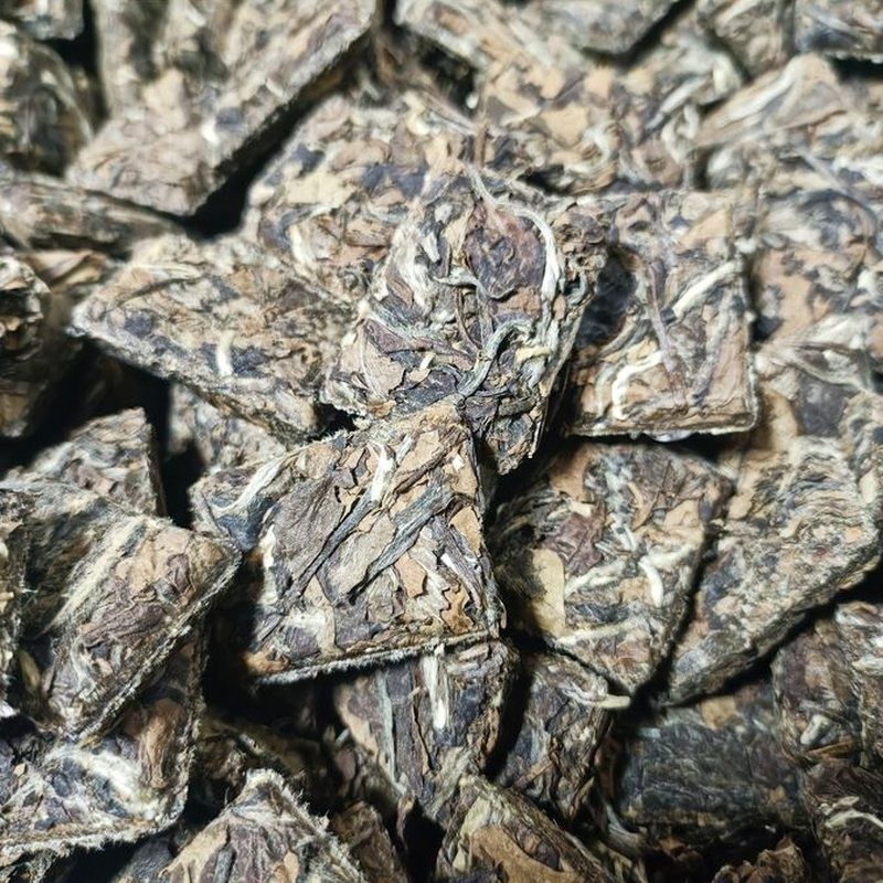 老白茶小方片 2016年 寿眉紧压 250g
